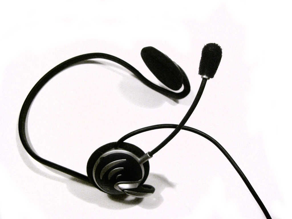 Headset connections: analog, USB and Bluetooth