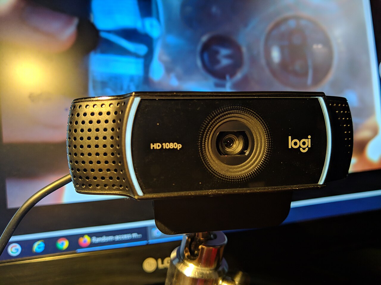 Webcam resolution, frame rate and privacy basics